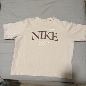 Nike womens light mauve Tee